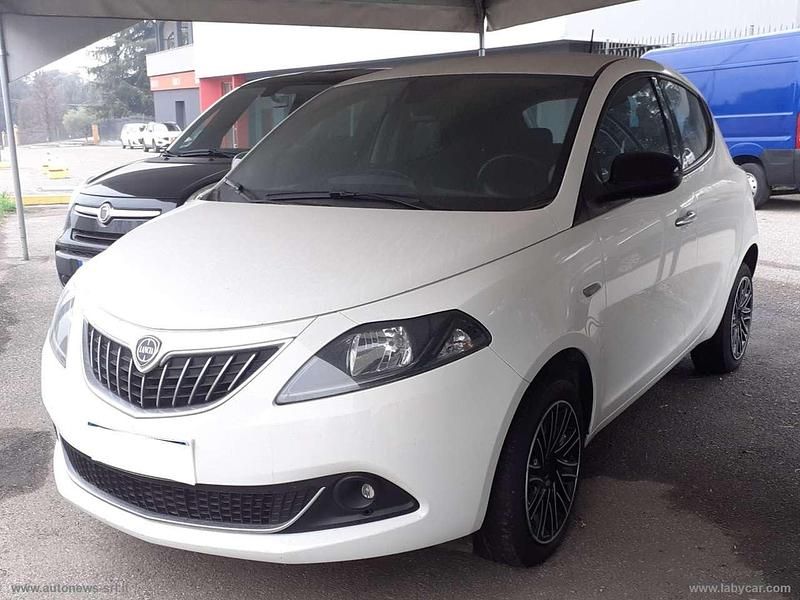 Usata Lancia Ypsilon S 69 CV (50 kW) 2022 Bianco Utilitaria