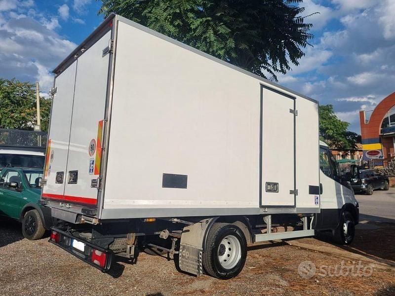 Usata Iveco Daily 146 CV (107 kW) 2017 Bianco Furgone
