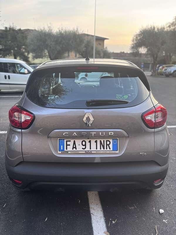 Usata Renault Captur Life 90 CV (66 kW) 2015 Grigio SUV