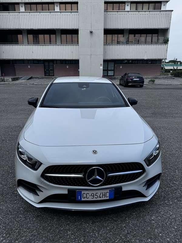Usata 2020 Mercedes A250 Premium Plus Tre volumi | 22.000 € (Buon prezzo) - Immagine 1/4