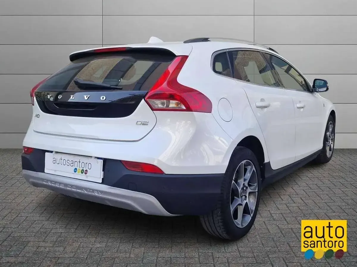 Usata Volvo V40 CC Kinetic 120 CV (88 kW) 2016 Bianco Station wagon