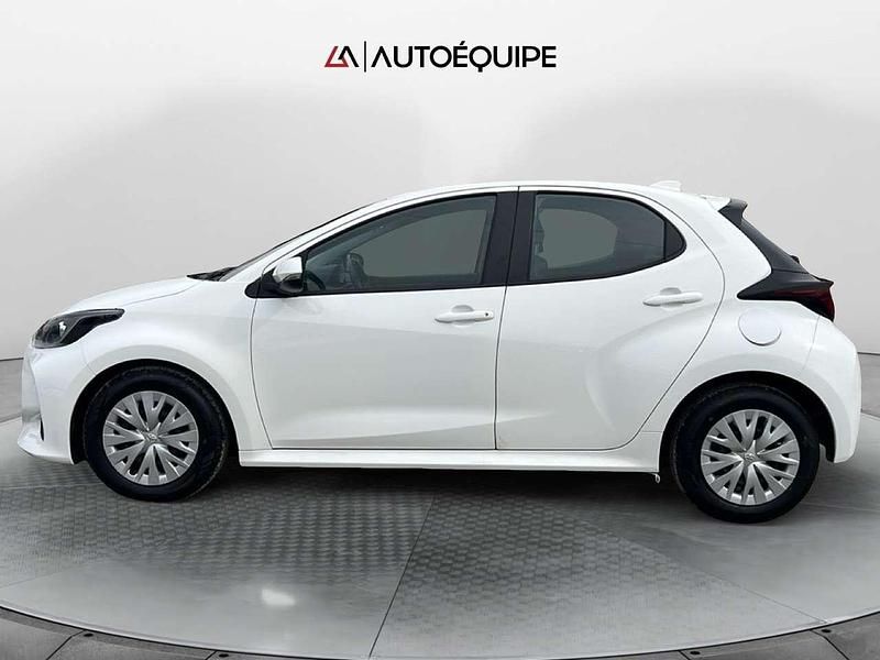 Usata Toyota Yaris Hybrid Active 116 CV (85 kW) 2021 Bianco Utilitaria