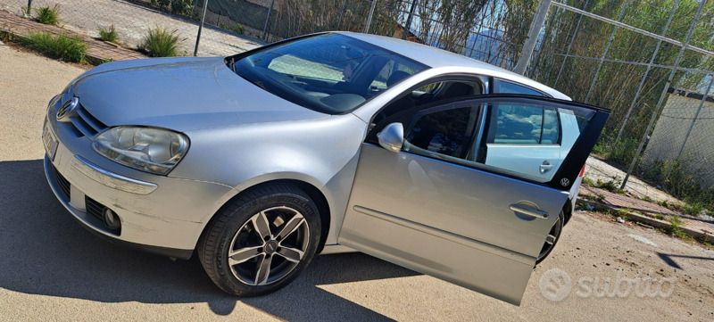 Usata VW Golf V 102 CV (75 kW) 2007 Grigio Utilitaria