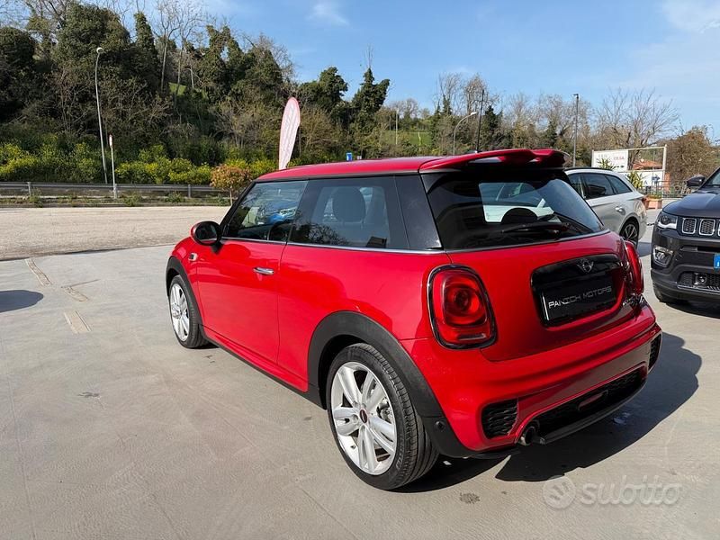Usata Mini Cooper D Hype 116 CV (85 kW) 2016 Rosso Utilitaria