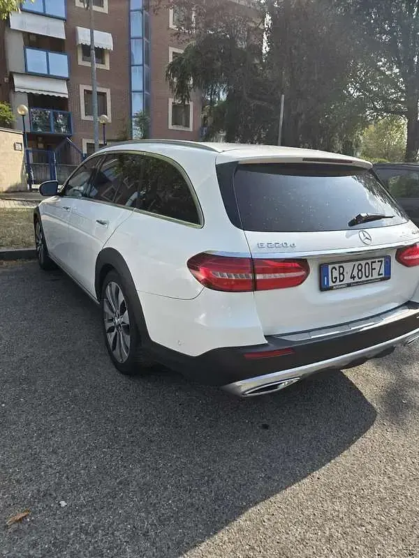 Usata Mercedes E220 All-Terrain 194 CV (142 kW) 2017 Bianco Station wagon