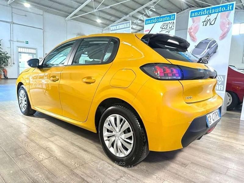 Usata Peugeot 208 Active 75 CV (55 kW) 2023 Jaune faro metallizzato Utilitaria