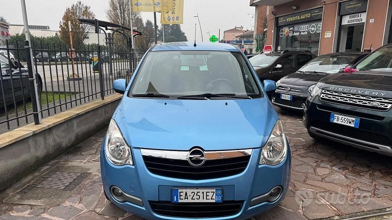 Blu Usata 2010 Opel Agila Enjoy Due volumi | 4900 € (Buon prezzo) - Immagine 1/4