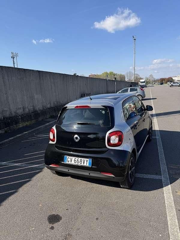 Usata Smart ForFour Passion 71 CV (52 kW) 2015 Nero Utilitaria
