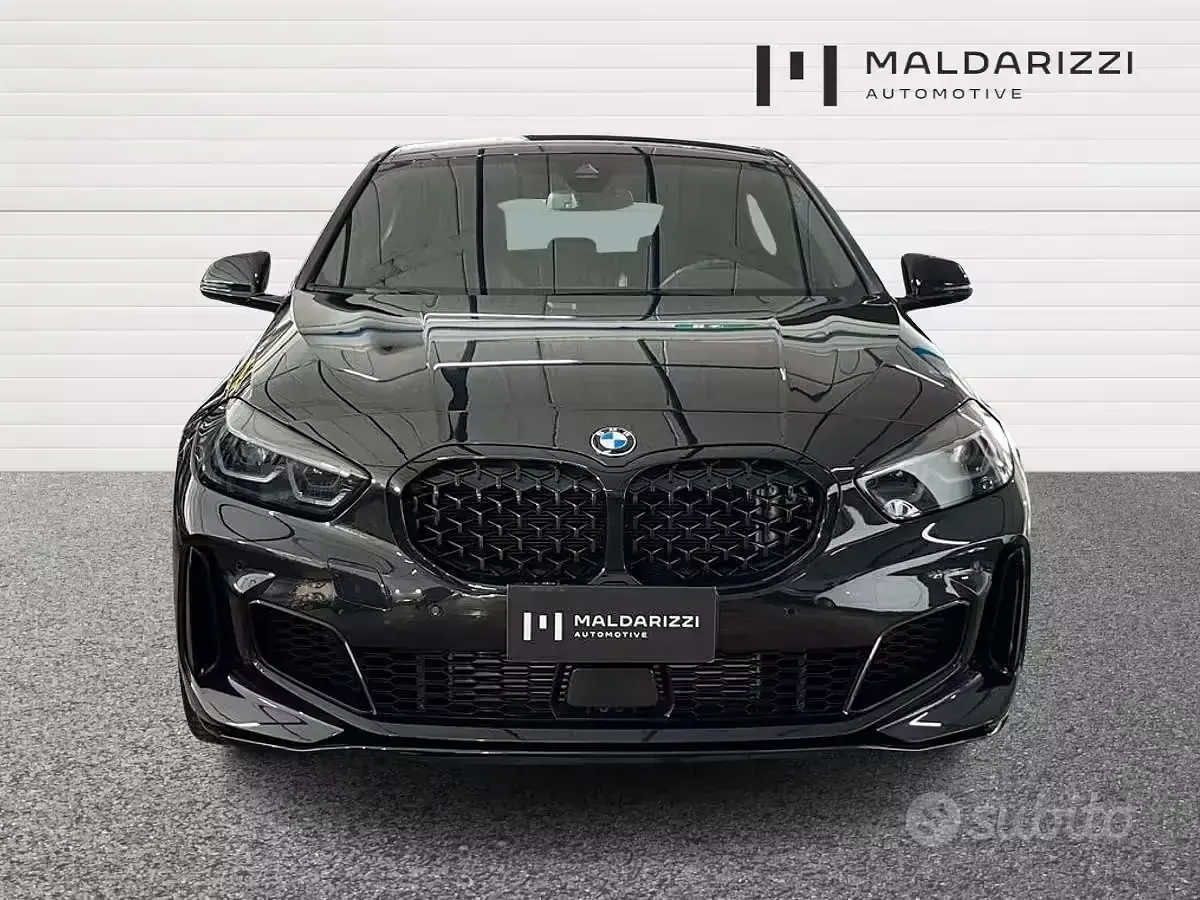Usata BMW M135 Comfort Edition 306 CV (225 kW) 2021 Nero Utilitaria