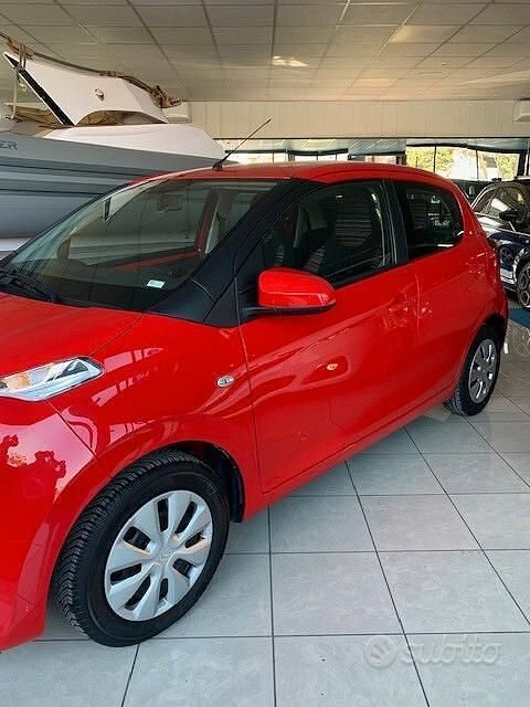 Usata Citroën C1 Feel 72 CV (52 kW) 2021 Rosso Utilitaria