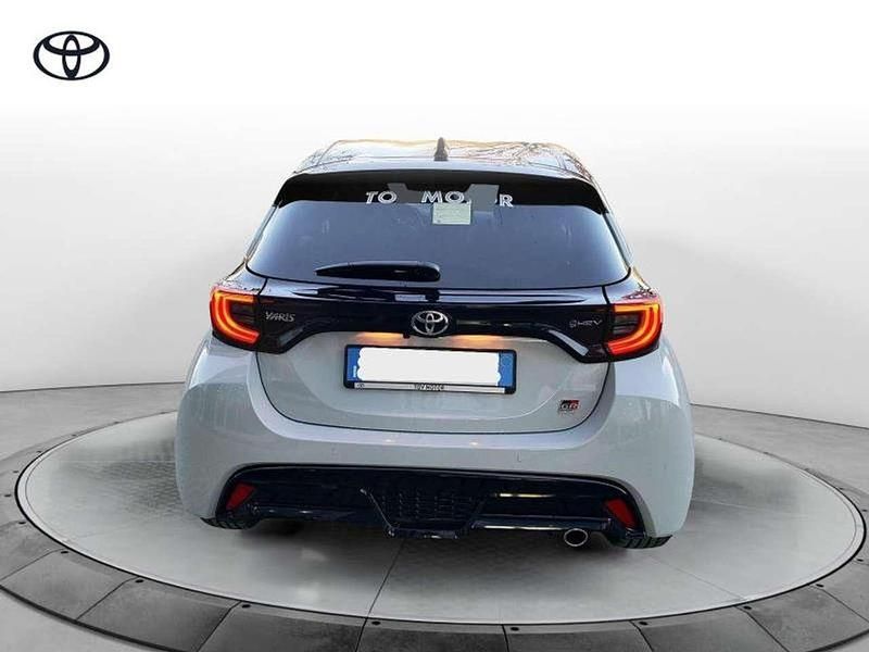 Usata Toyota Yaris Hybrid Sport 129 CV (94 kW) 2024 Grigio Utilitaria