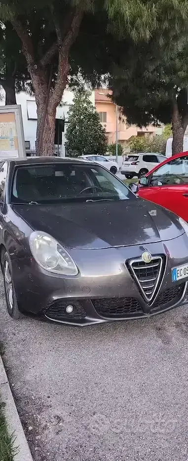 Usata Alfa Romeo Giulietta 105 CV (77 kW) 2010 Grigio Utilitaria