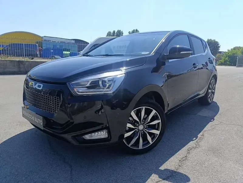 Usata EVO Evo 3 107 CV (78 kW) 2024 Nero SUV