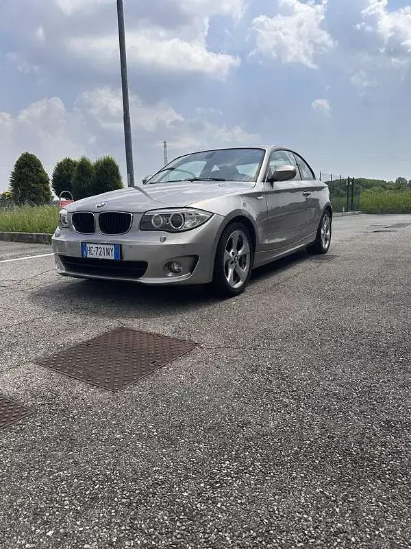 Usata BMW 120 Coupé Comfort Edition 170 CV (125 kW) 2012 Beige Coupé