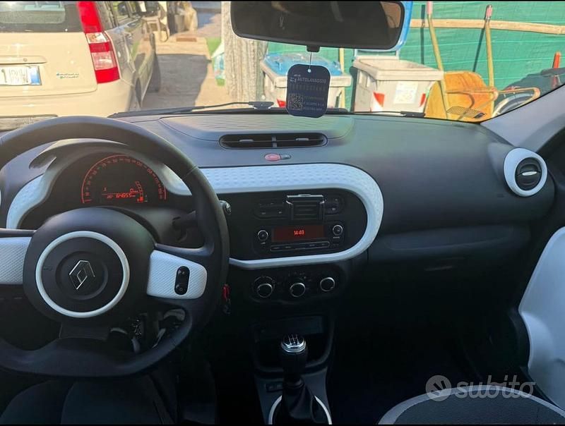 Usata Renault Twingo 90 CV (66 kW) 2022 Nero Utilitaria