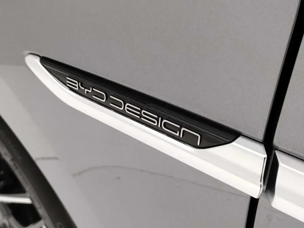 Usata BYD Han 380 kW (517 CV) 2023 Time grey Berlina