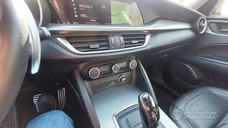 Usata Alfa Romeo Stelvio Competizione 210 CV (154 kW) 2017 Rosso SUV