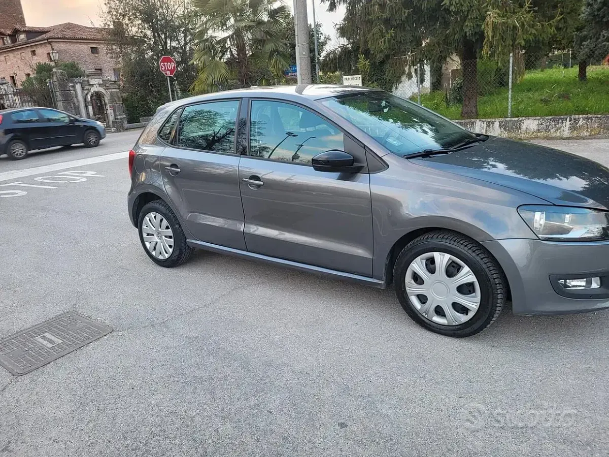Usata VW Polo 75 CV (55 kW) 2012 Grigio Utilitaria