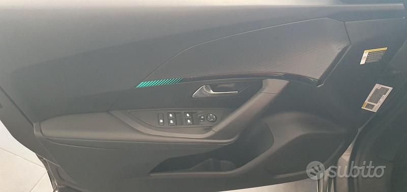Usata Peugeot 2008 Allure 110 CV (80 kW) 2021 Grigio SUV