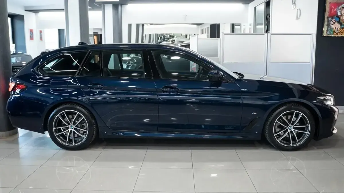 Usata BMW 520 M Sport 190 CV (139 kW) 2023 Blu Berlina