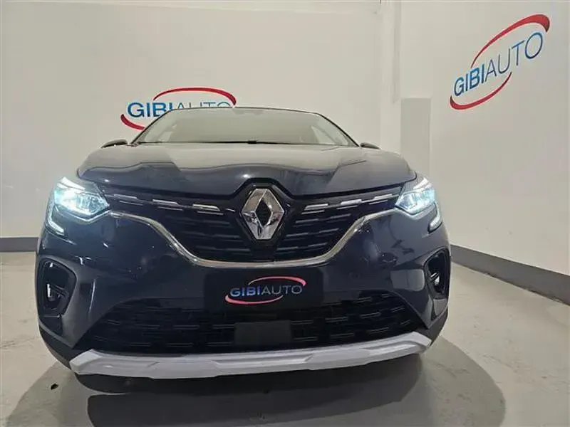 Usata Renault Captur Techno 145 CV (106 kW) 2023 Blu scuro SUV