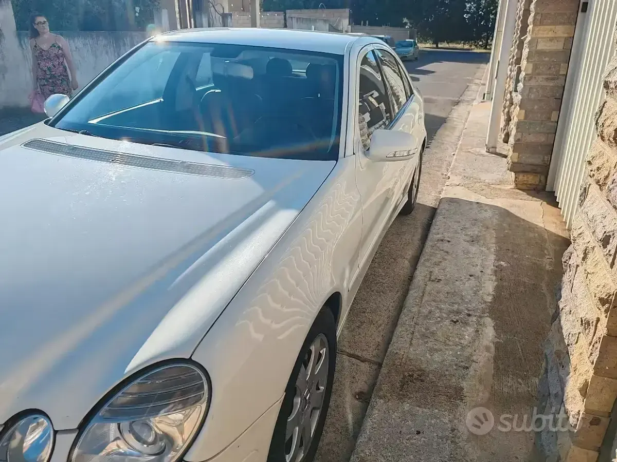 Usata Mercedes E220 170 CV (125 kW) 2008 Bianco Berlina