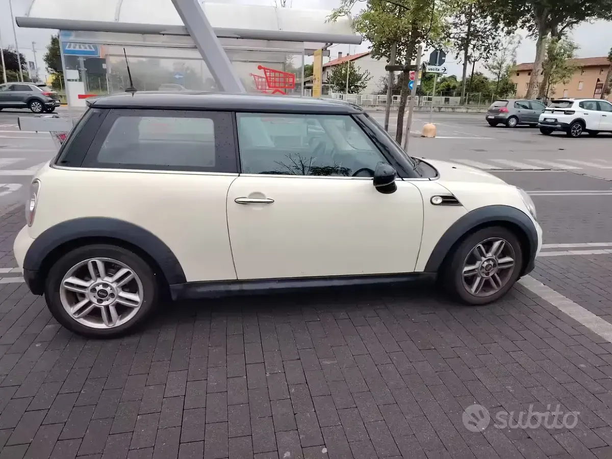 Usata Mini Cooper 116 CV (85 kW) 2010 Bianco Utilitaria