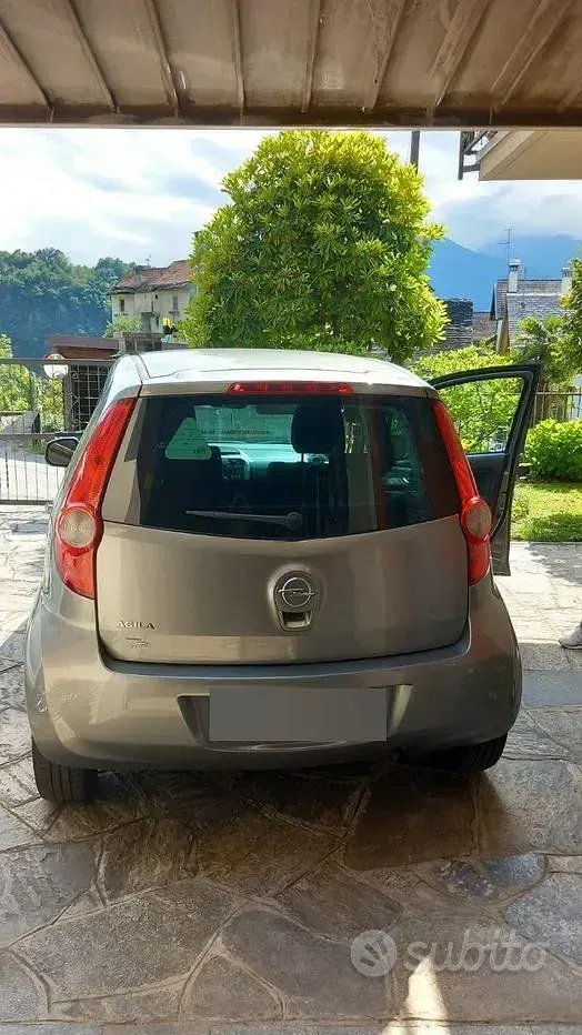Usata Opel Agila 94 CV (69 kW) 2011 Marrone Utilitaria