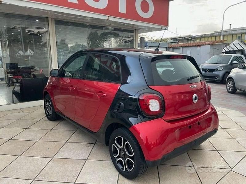 Usata Smart ForFour Prime 90 CV (66 kW) 2016 Rosso Utilitaria