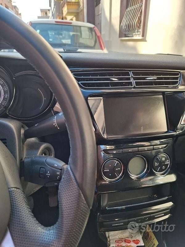Usata Citroën C3 Exclusive 82 CV (60 kW) 2015 Nero