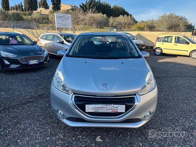 Usata Peugeot 208 Allure 82 CV (60 kW) 2014 Grigio Utilitaria