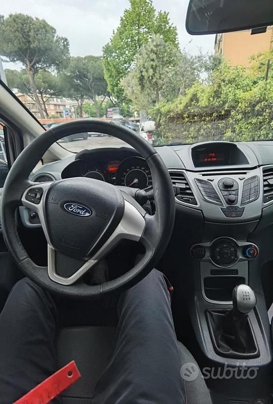 Usata Ford Fiesta Titanium 82 CV (60 kW) 2011 Berlina