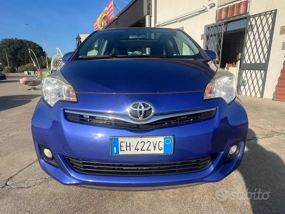 Usata Toyota Verso-S Style 99 CV (72 kW) 2011 Monovolume