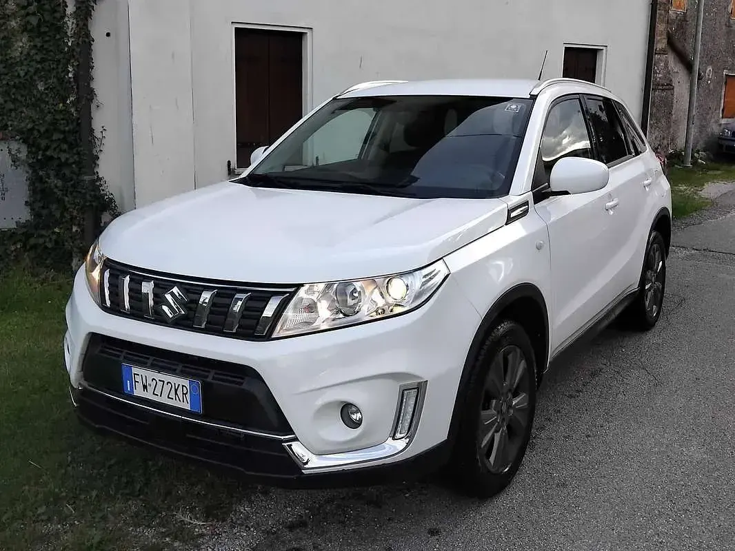 Usata Suzuki Vitara 111 CV (81 kW) 2019 Bianco SUV