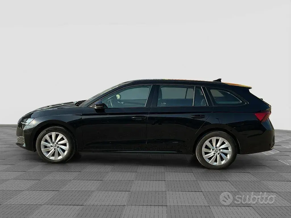 Usata Skoda Octavia Executive 150 CV (110 kW) 2024 Nero Station wagon