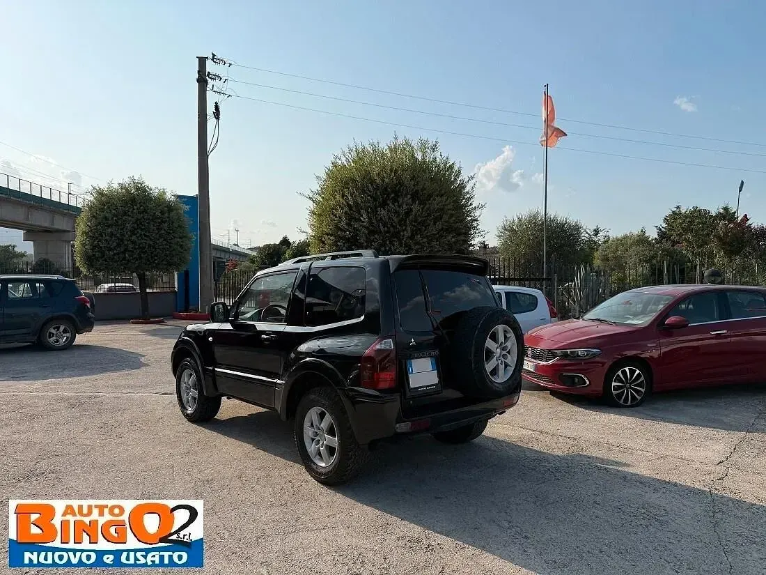 Usata Mitsubishi Pajero Instyle 160 CV (117 kW) 2005 Nero SUV