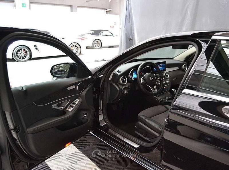 Usata Mercedes C180 156 CV (114 kW) 2019 Nero Berlina