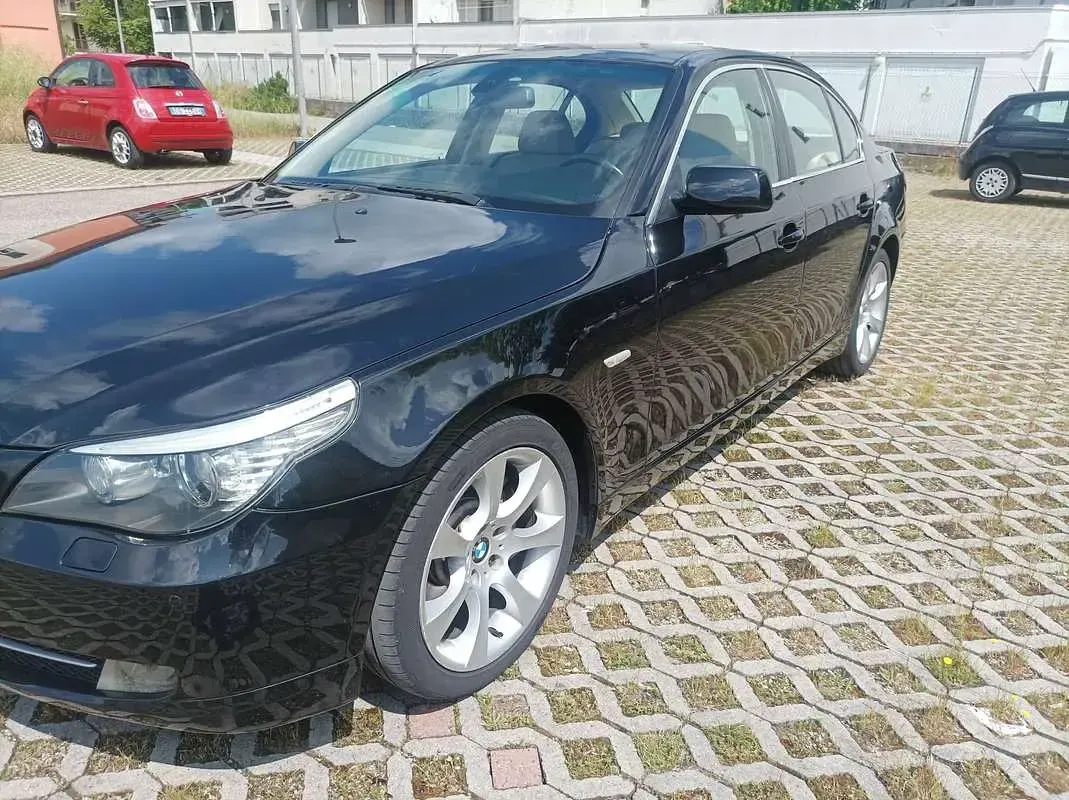 Usata BMW 530 272 CV (200 kW) 2007 Nero Berlina