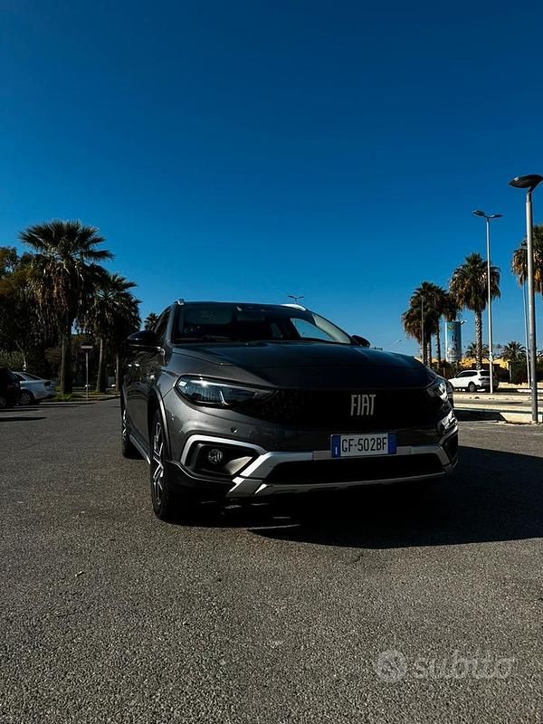 Usata Fiat Tipo Cross 101 CV (74 kW) 2020 Grigio Berlina