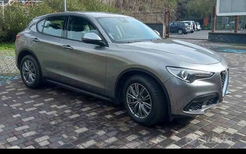 Usata 2018 Alfa Romeo Stelvio SUV | 19.000 € (Cara) - Immagine 1/4