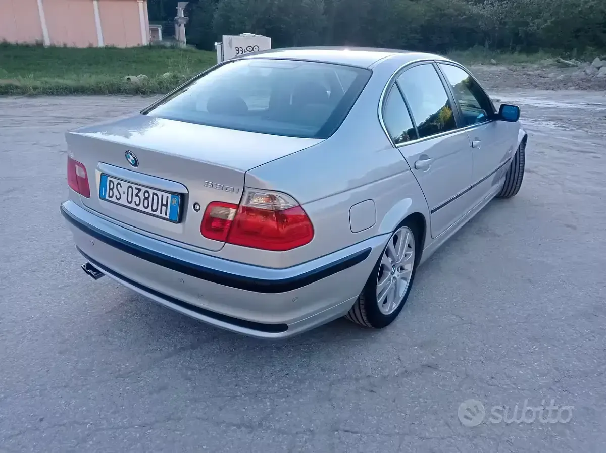 Usata BMW 330 Efficient Dynamics 231 CV (169 kW) 2001 Grigio Berlina