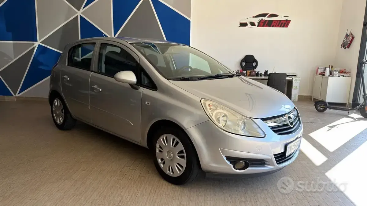 Usata Opel Corsa Cosmo 75 CV (55 kW) 2007 Grigio Utilitaria