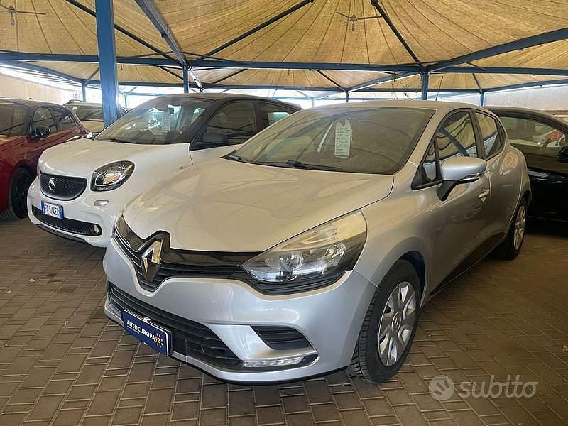 Usata Renault Clio IV Life 75 CV (55 kW) 2017 Grigio Berlina