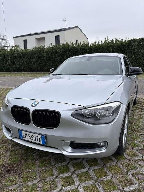 Usata BMW 118 143 CV (105 kW) 2012 Utilitaria