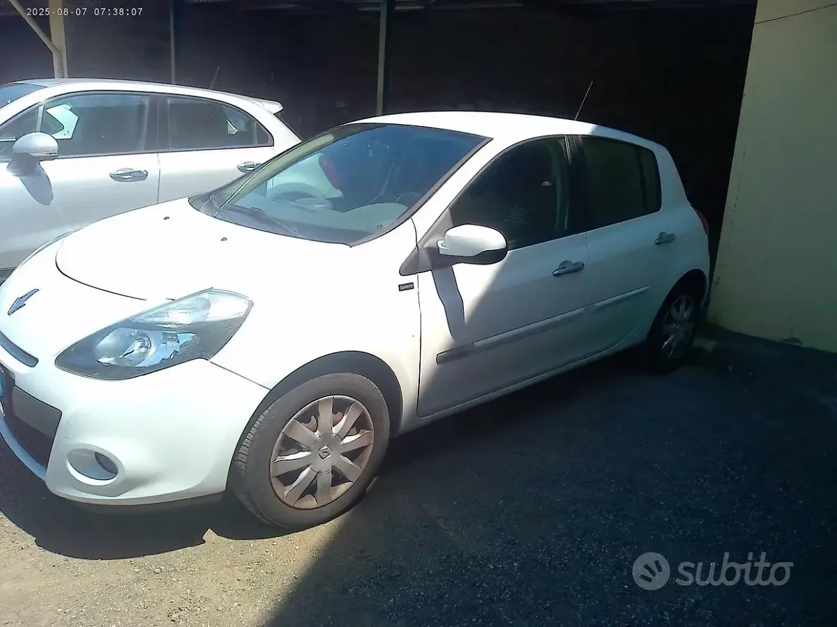 Usata Renault Clio IV Dynamique 75 CV (55 kW) 2012 Bianco Berlina