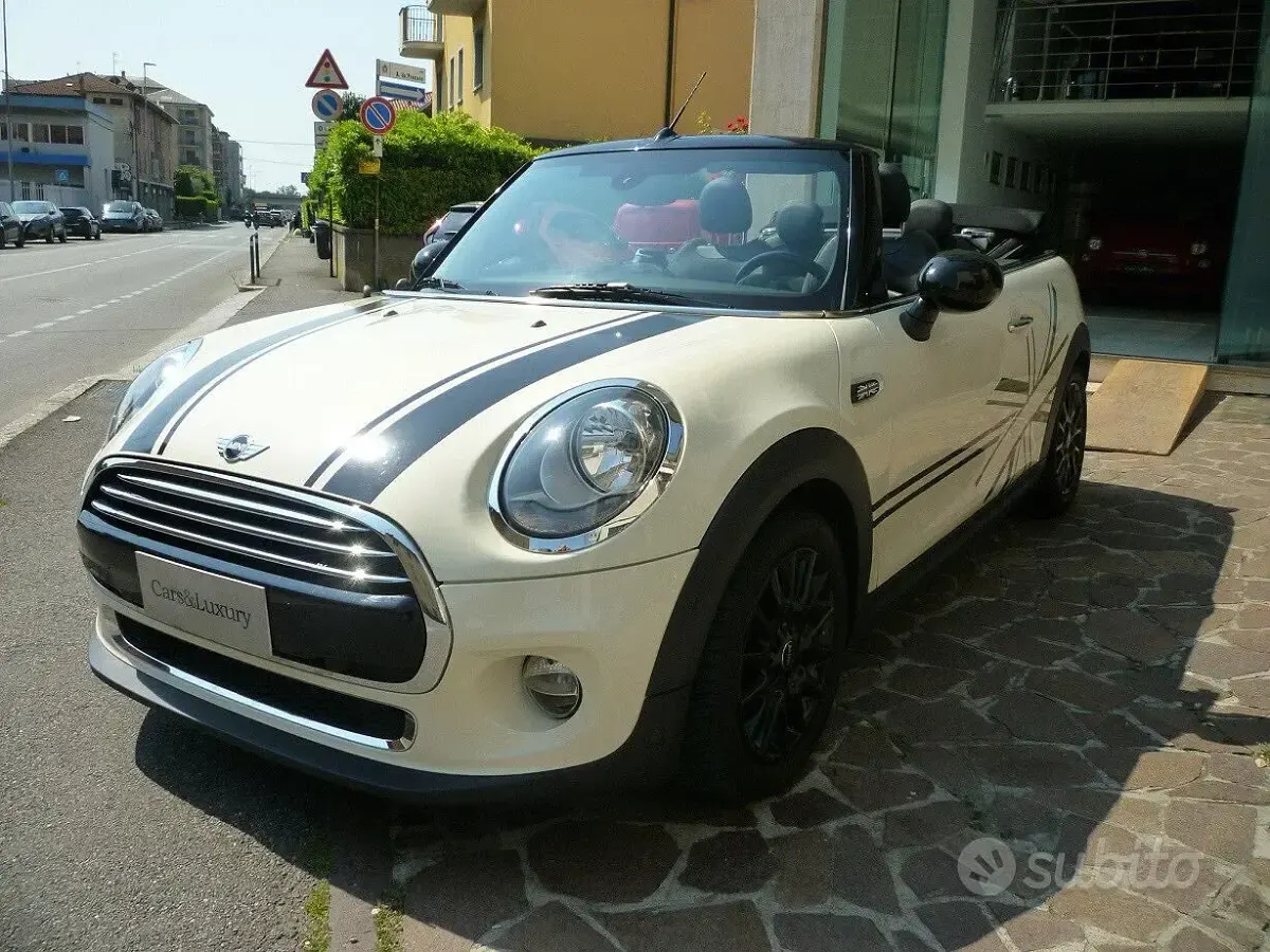 Usata Mini Cooper Cabriolet Hype 136 CV (100 kW) 2016 Bianco Cabrio