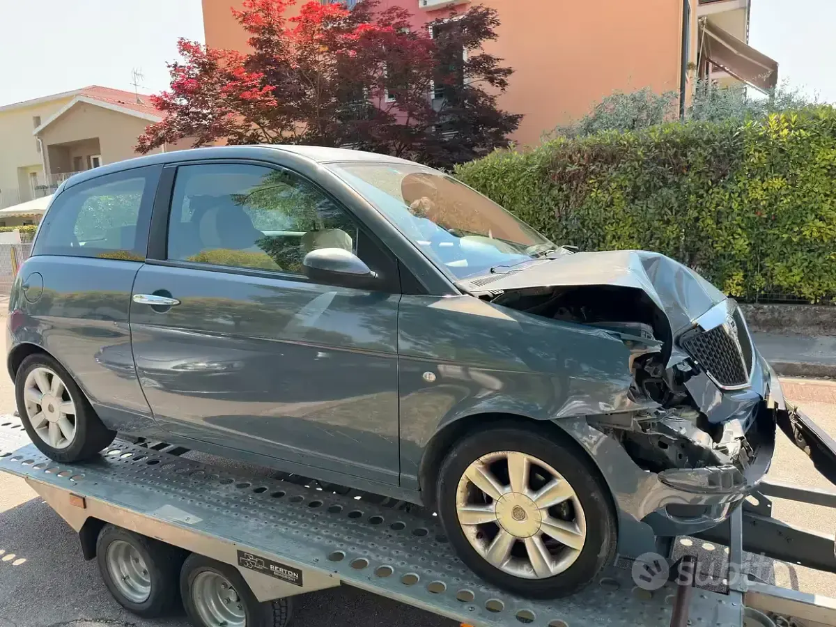 Usata Lancia Ypsilon 2004 Utilitaria