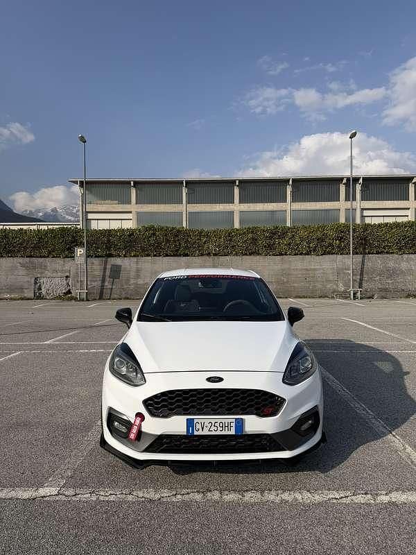 Usata Ford Fiesta ST 205 CV (150 kW) 2018 Bianco Utilitaria