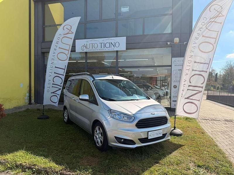 Argento Usata 2016 Ford Tourneo Courier Titanium Monovolume | 9000 € (Super prezzo) - Immagine 1/4