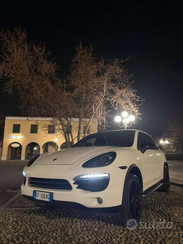 Usata Porsche Cayenne 239 CV (175 kW) 2010 Bianco SUV